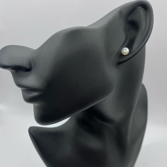 South Sea Pearl Button Earrings - Picture 1 of 4